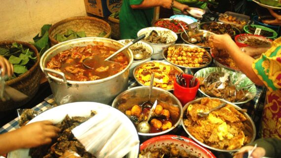 Exploring Nasi Jamblang and Sate Kambing Tegal: Traditional Indonesian Dishes with Regional Flavors